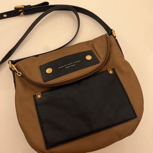 Marc By Marc Jacobs Classic Q Natasha Color block crossbody bag (navy / tan)